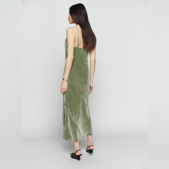 Salamanca Dress by Reformation SZ 6 in Artichoke Velvet. - Picture 2 of 14